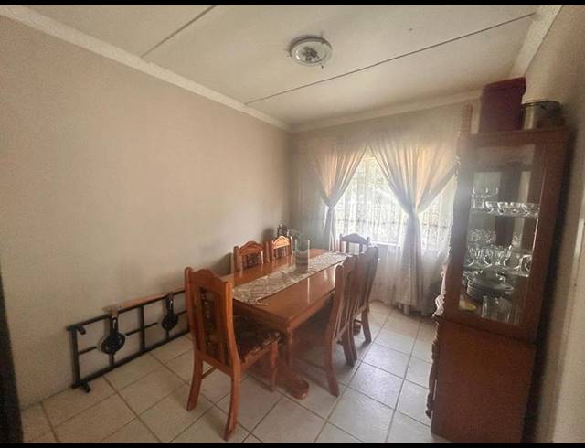 3 BEDROOM HOUSE FOR SALE IN STANFIELD HILL